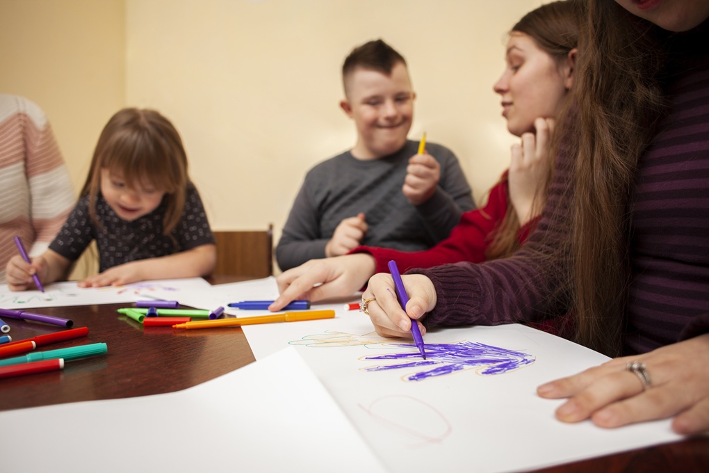 children-with-down-syndrome-drawing-having-fun.jpg